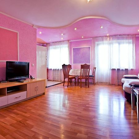 Lessor Centre Apartments الماتي الغرفة الصورة
