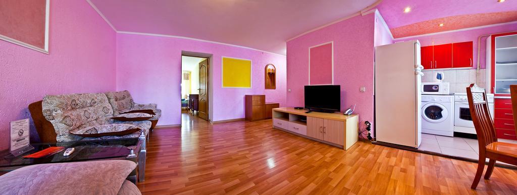 Lessor Centre Apartments الماتي الغرفة الصورة