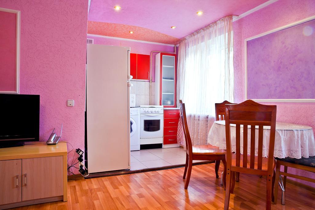 Lessor Centre Apartments الماتي الغرفة الصورة