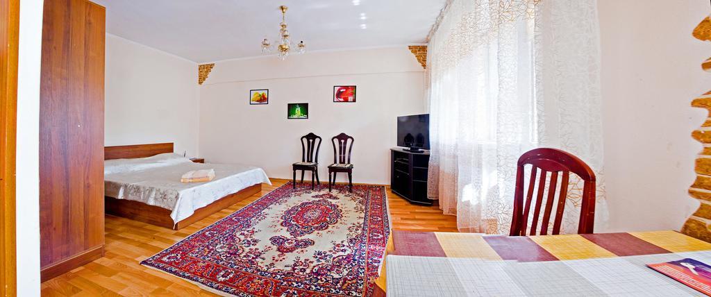 Lessor Centre Apartments الماتي الغرفة الصورة