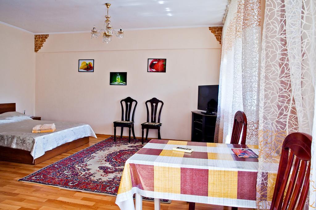 Lessor Centre Apartments الماتي الغرفة الصورة